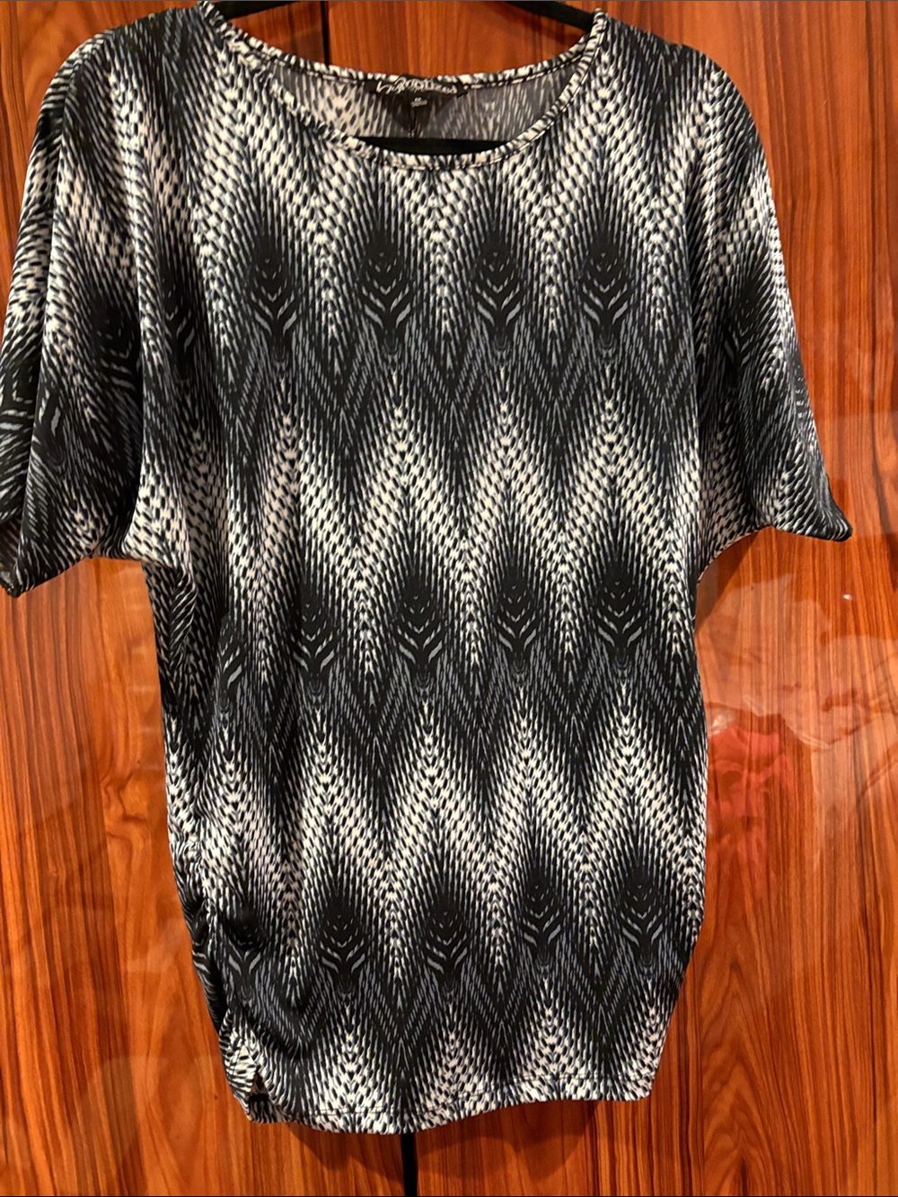 Women's Black & White Patterned Short Sleeve Tunic Top